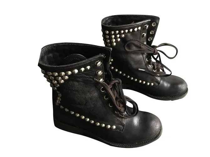 Ash Botes de remache Negro 