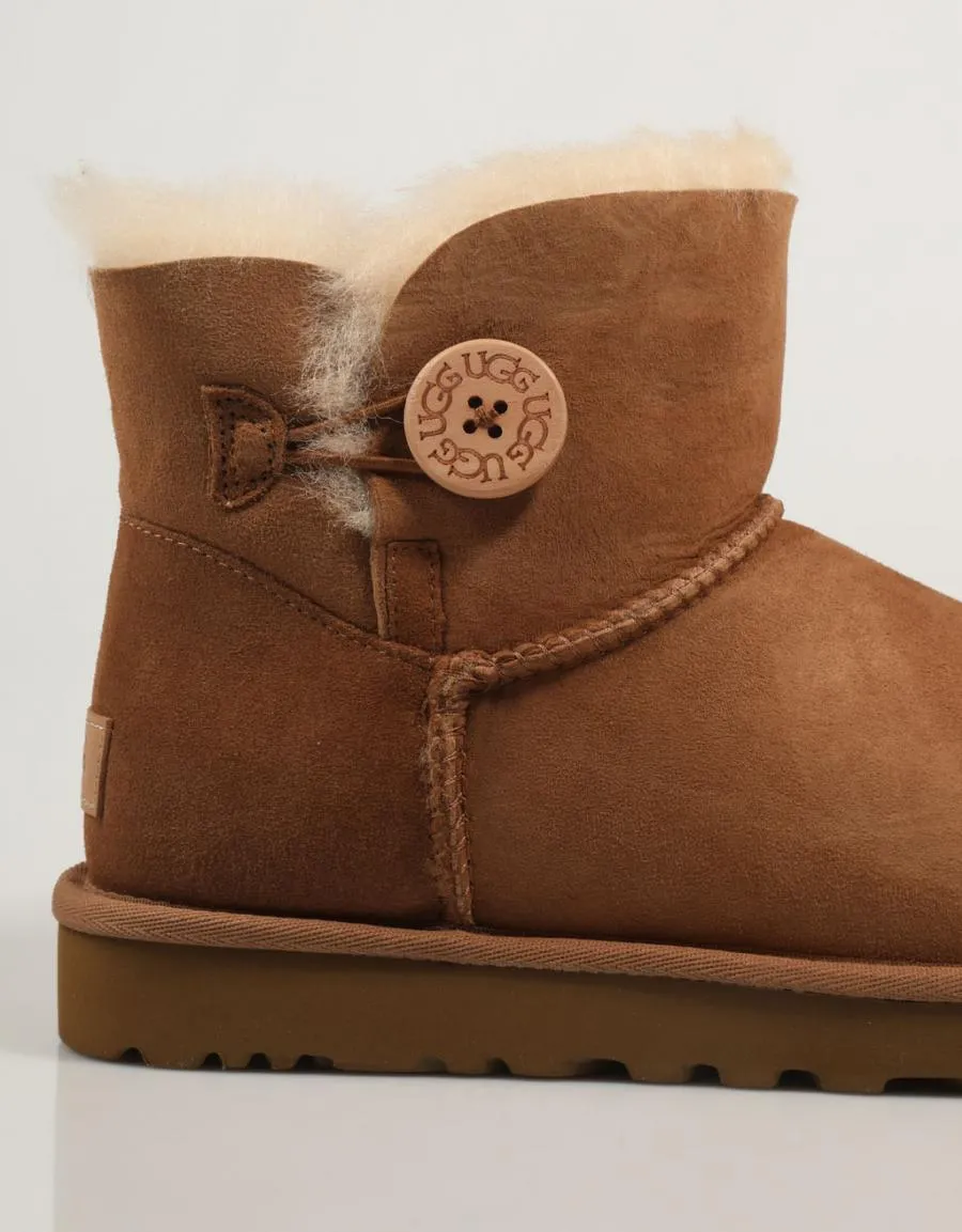  botins UGG Mini en Couro 84051