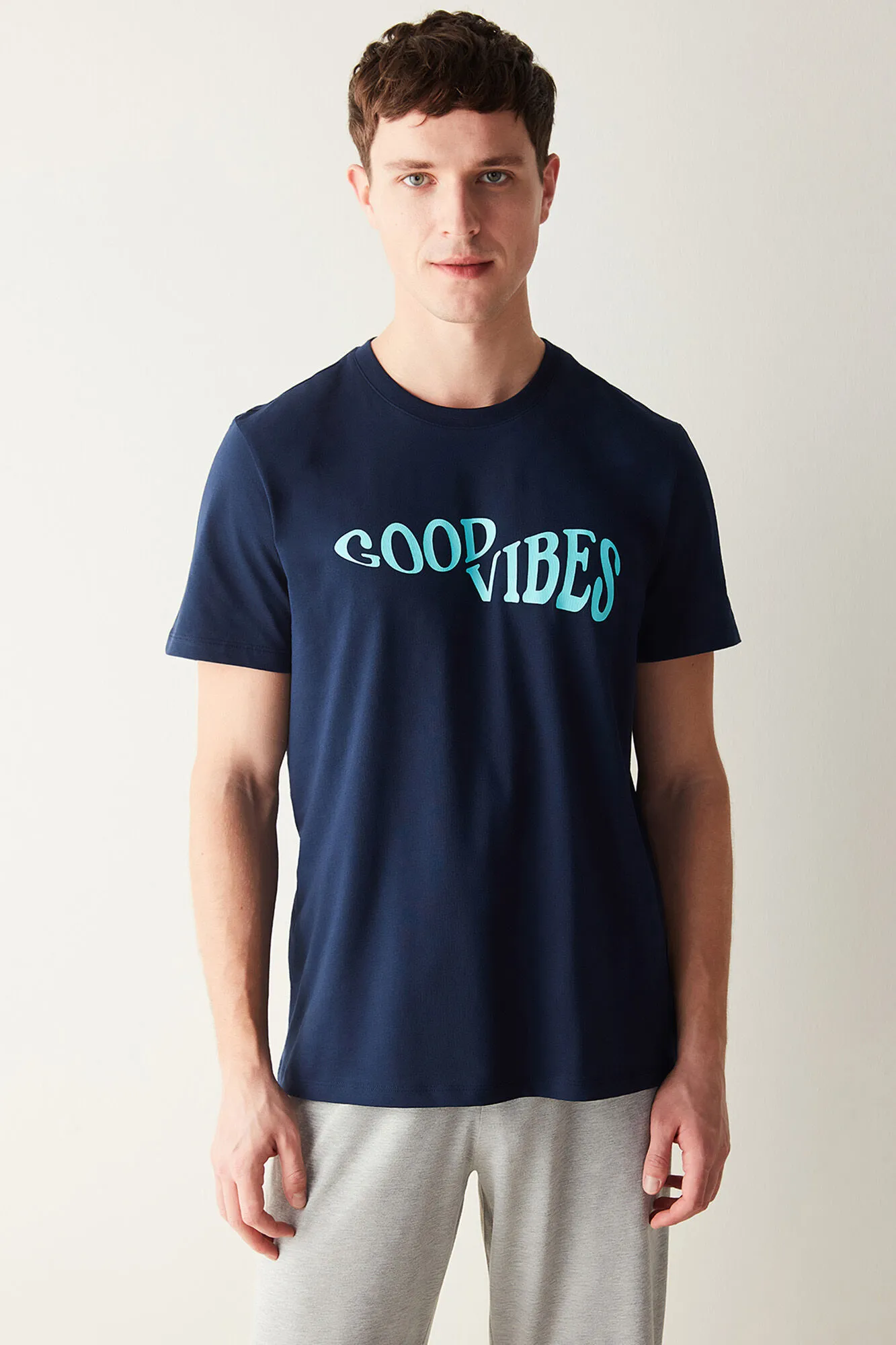 Conjunto de pijama con texto Good Vibes para hombre