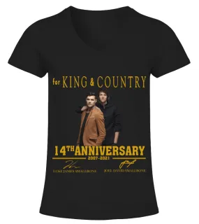 FOR KING &amp; COUNTRY 14TH ANNIVERSARY Camiseta cuello pico Mujer