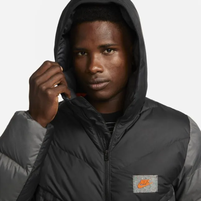 Nike Storm-FIT Windrunner