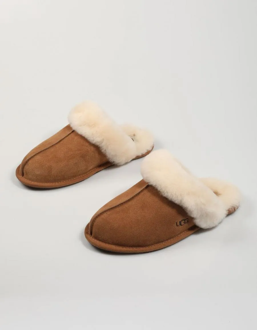  pantoufles UGG Scuffette en Cuir 77250