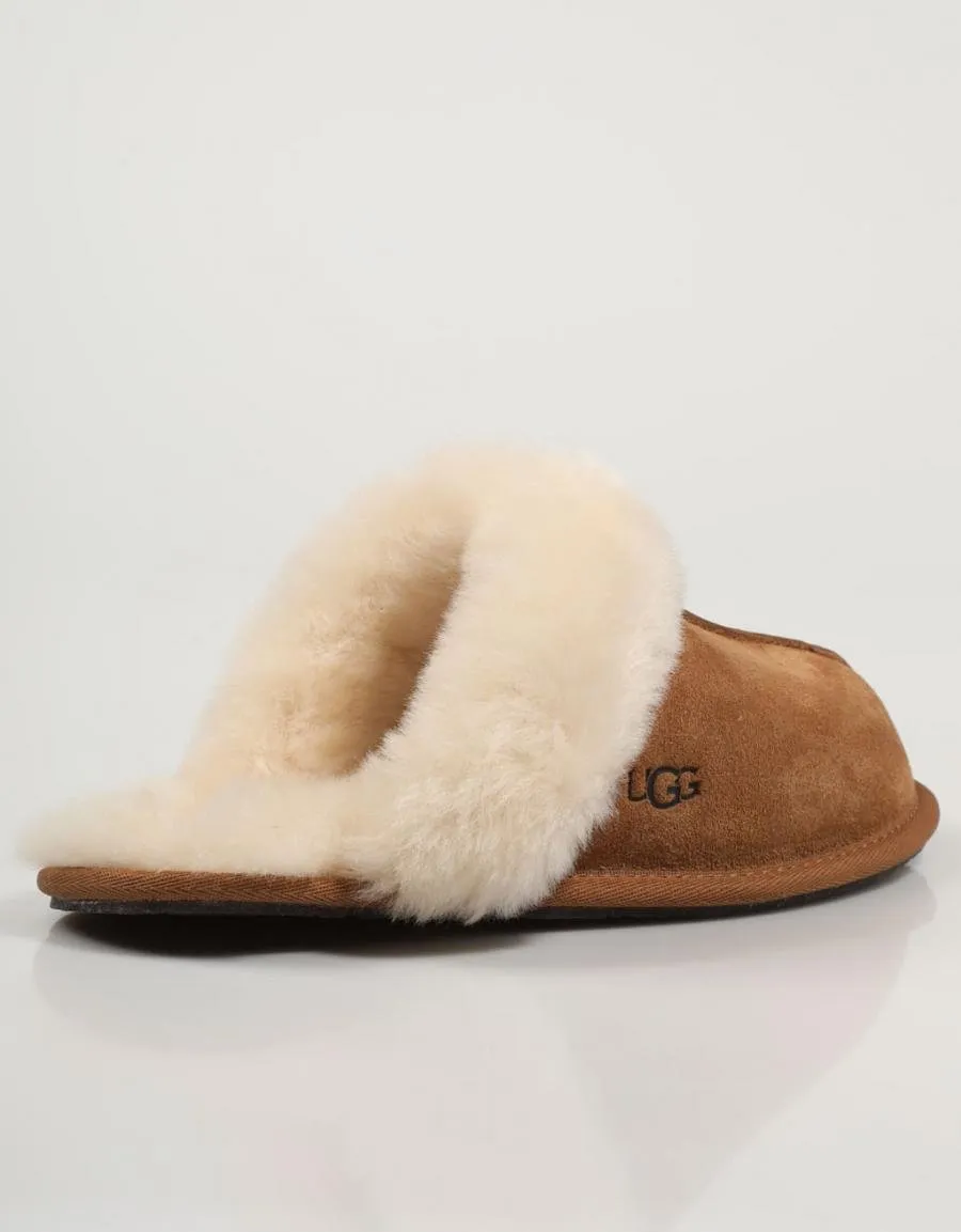  pantoufles UGG Scuffette en Cuir 77250