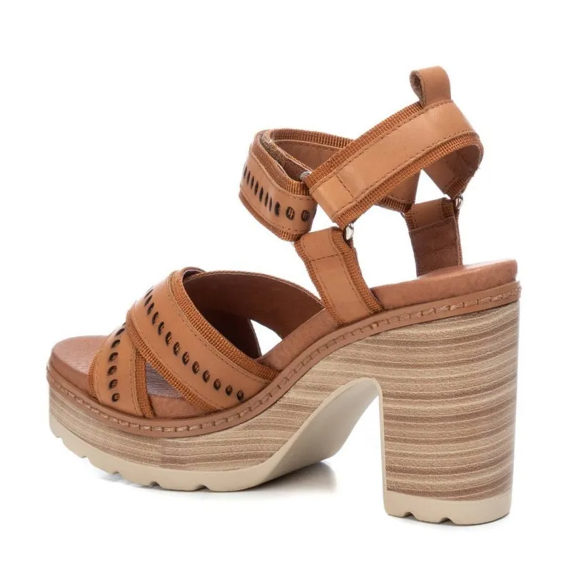 Sandalia de mujer CARMELA 068637 Camel