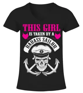 THIS GIRL IS TAKEN BY A SAILOR Camiseta cuello pico Mujer