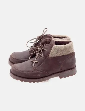 UGG Bota marrón combinada de piel