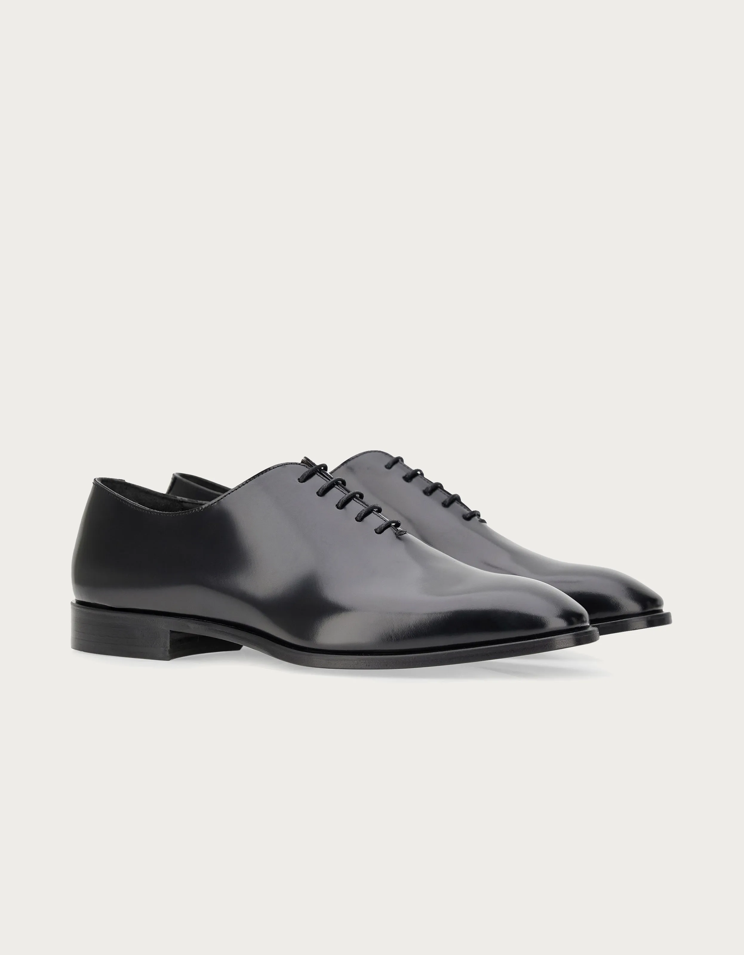 Zapatos Oxford de piel de becerro bruñida negra 