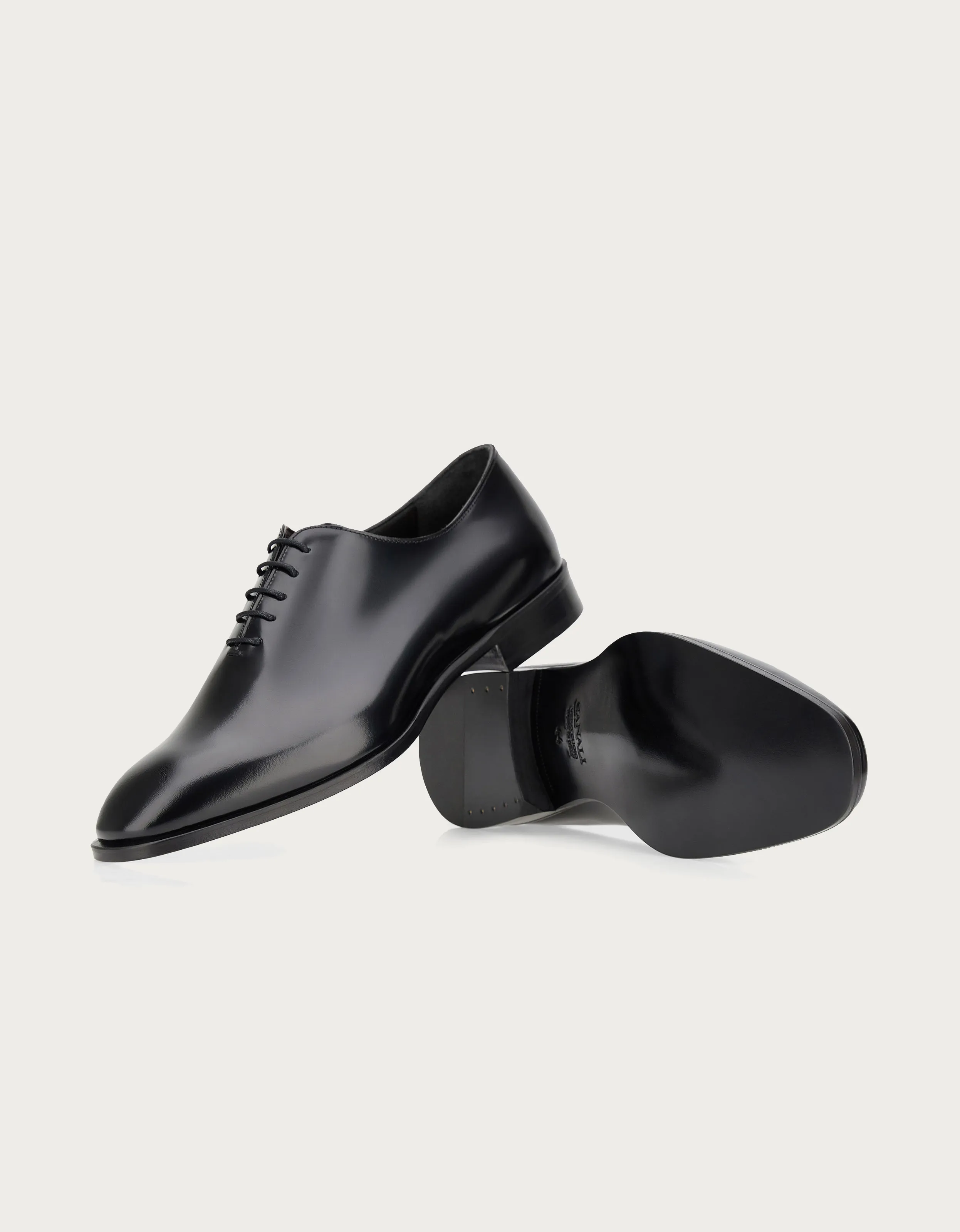 Zapatos Oxford de piel de becerro bruñida negra 