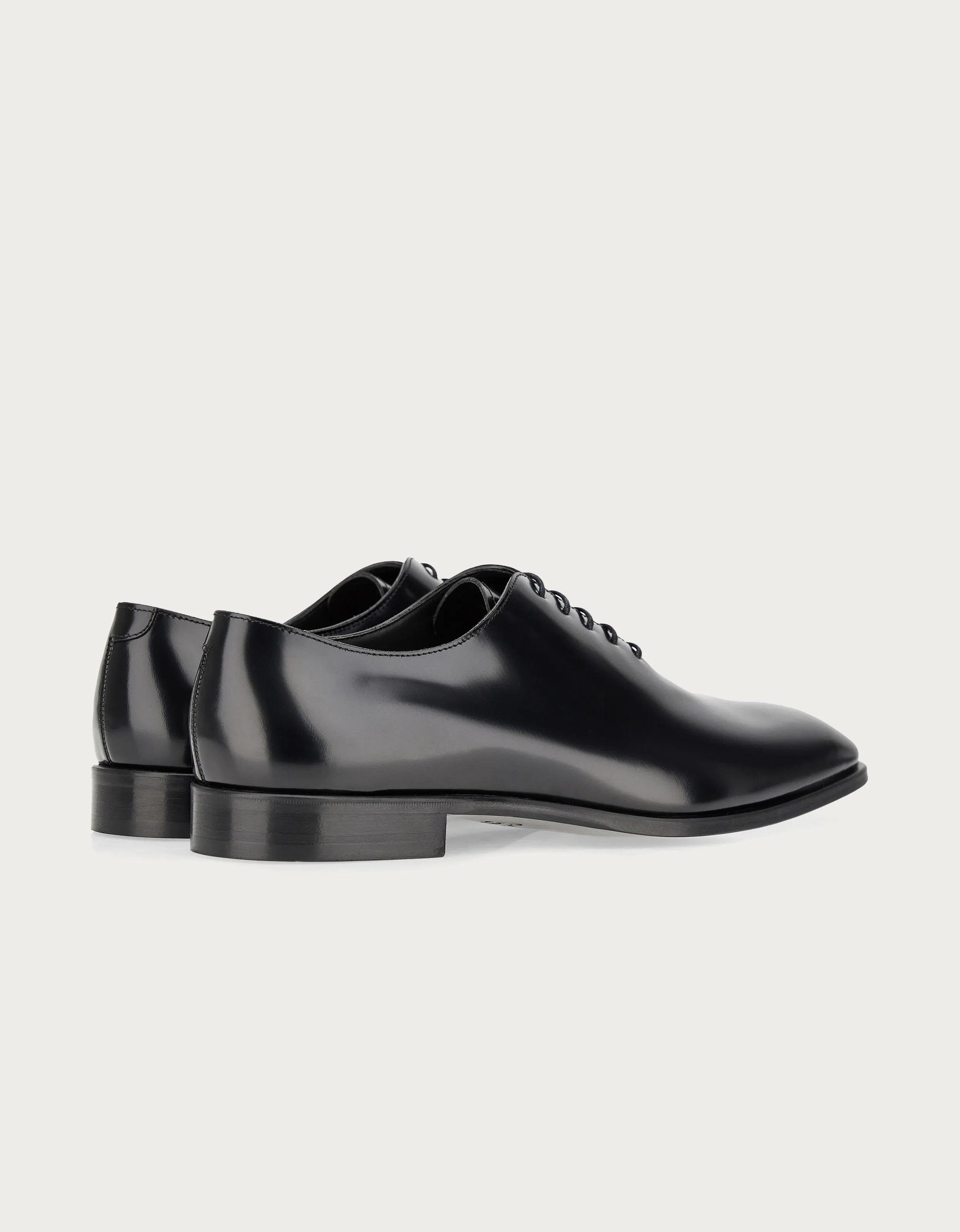 Zapatos Oxford de piel de becerro bruñida negra 